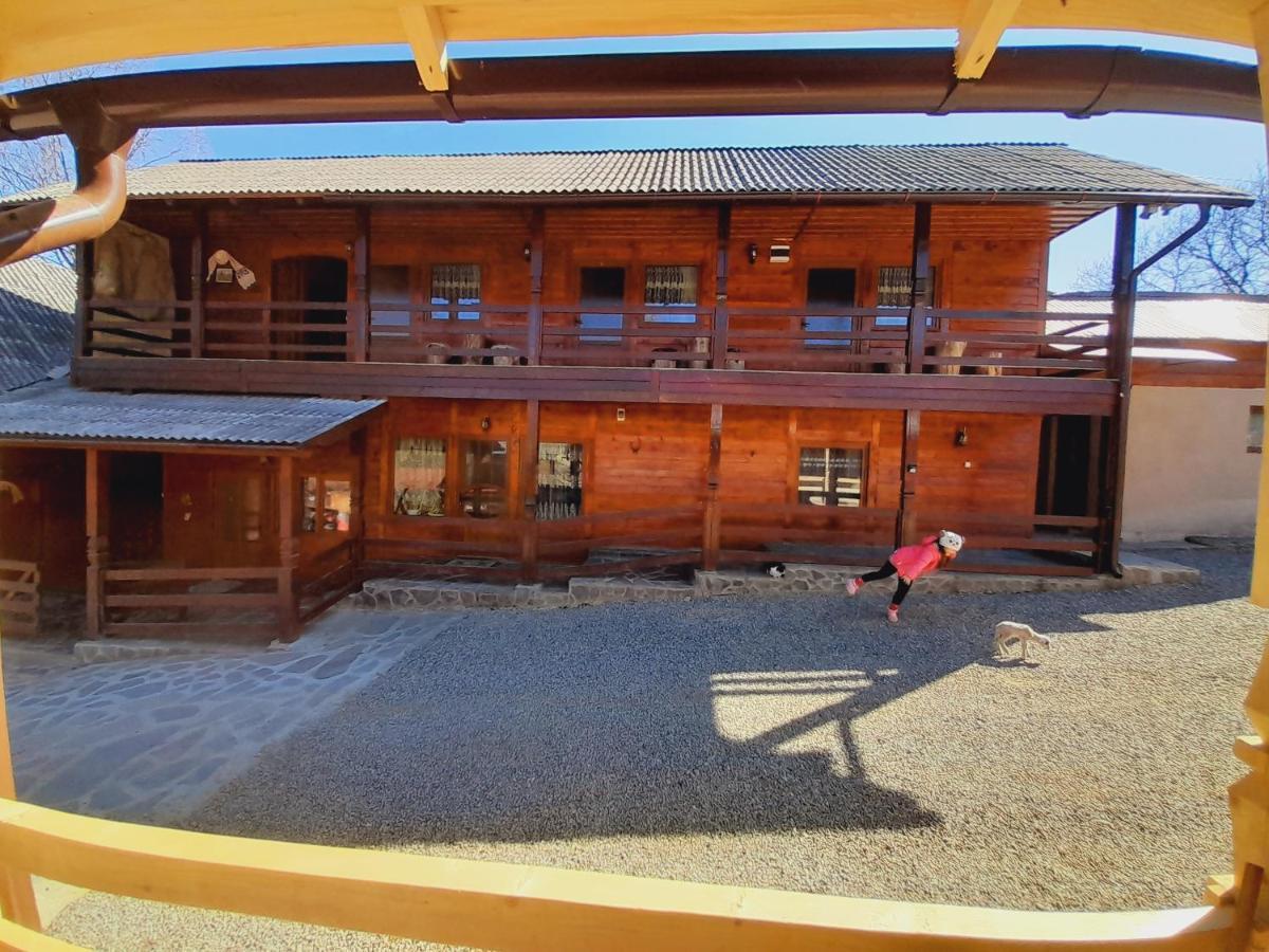 הוילה Berbesti Casa De La Ferma Mariuca מראה חיצוני תמונה